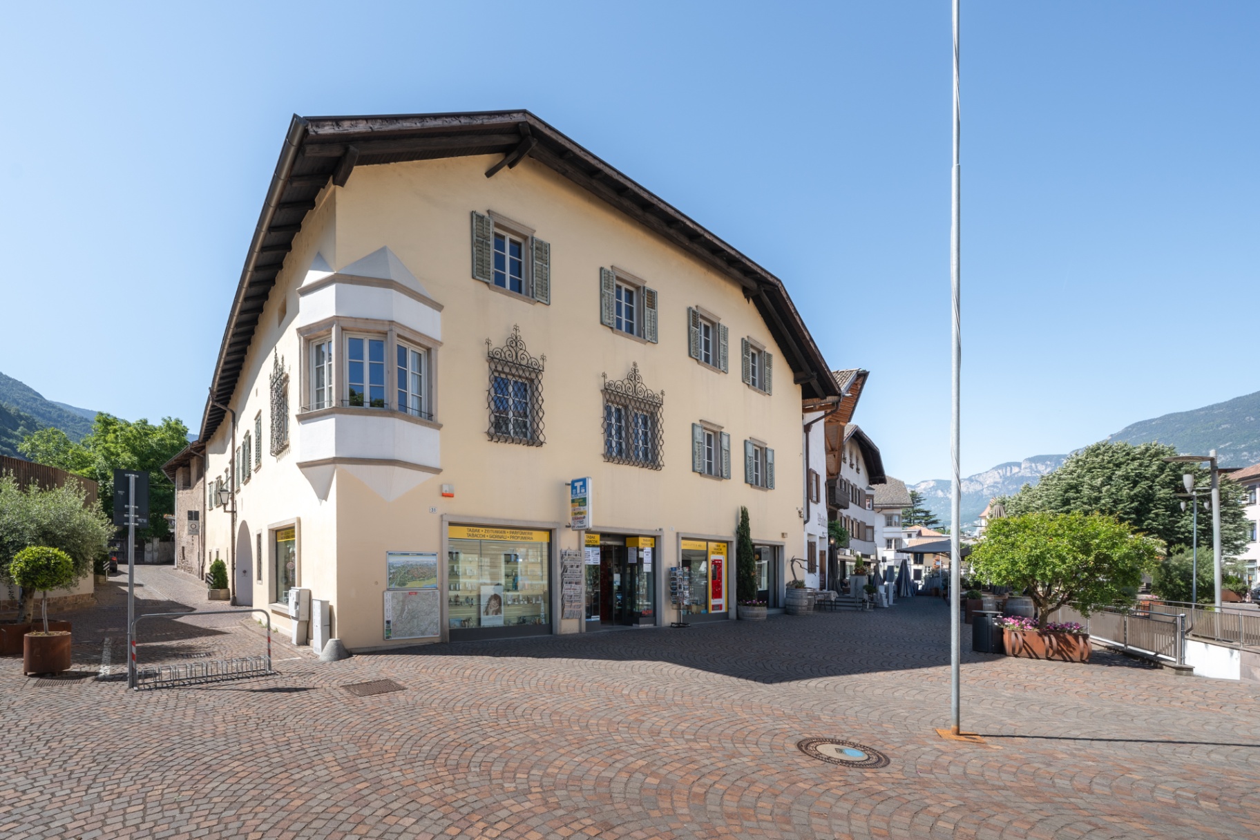 Esterno della Tabaccheria Marai a Ora (BZ)
